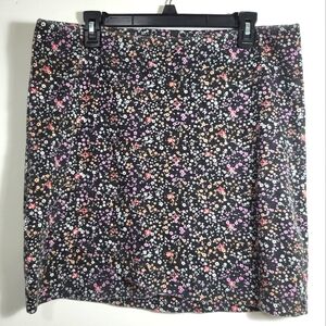 SO black pull on mini skirt with small floral design   women's 1X  #1985